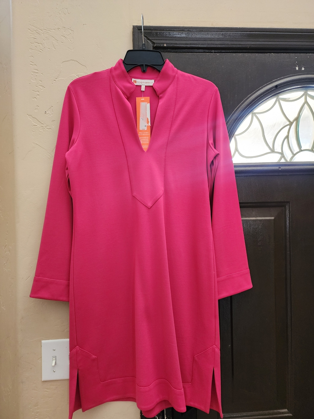 Jude Connally Hot Pink V‑Notch Shift Dress